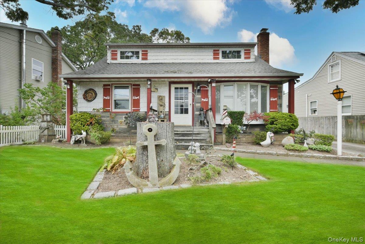 #1 photo, 366 W Gates Avenue, Lindenhurst , NY 11757