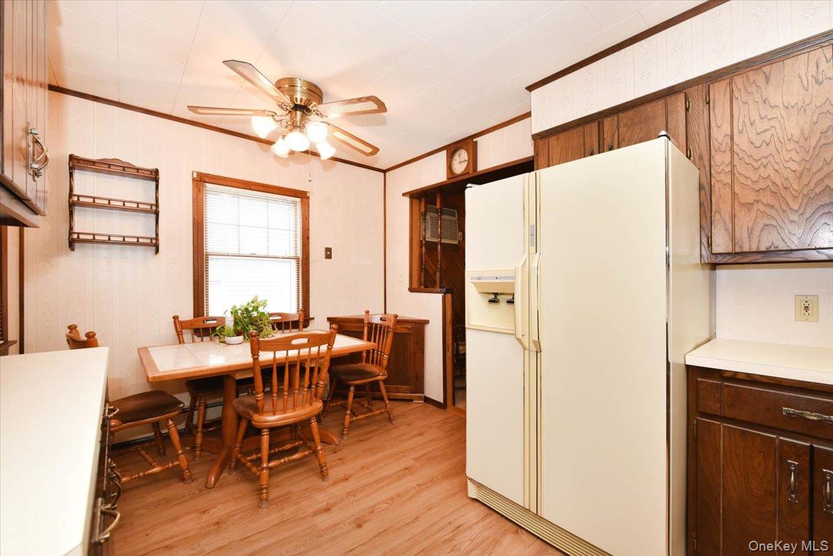 #10 photo, 366 W Gates Avenue, Lindenhurst , NY 11757