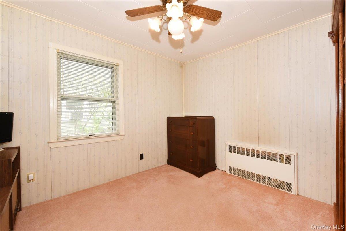 #16 photo, 366 W Gates Avenue, Lindenhurst , NY 11757