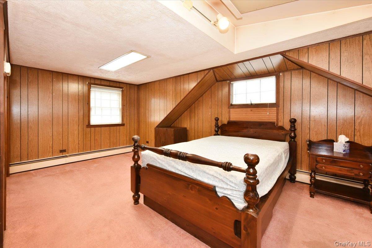 #20 photo, 366 W Gates Avenue, Lindenhurst , NY 11757