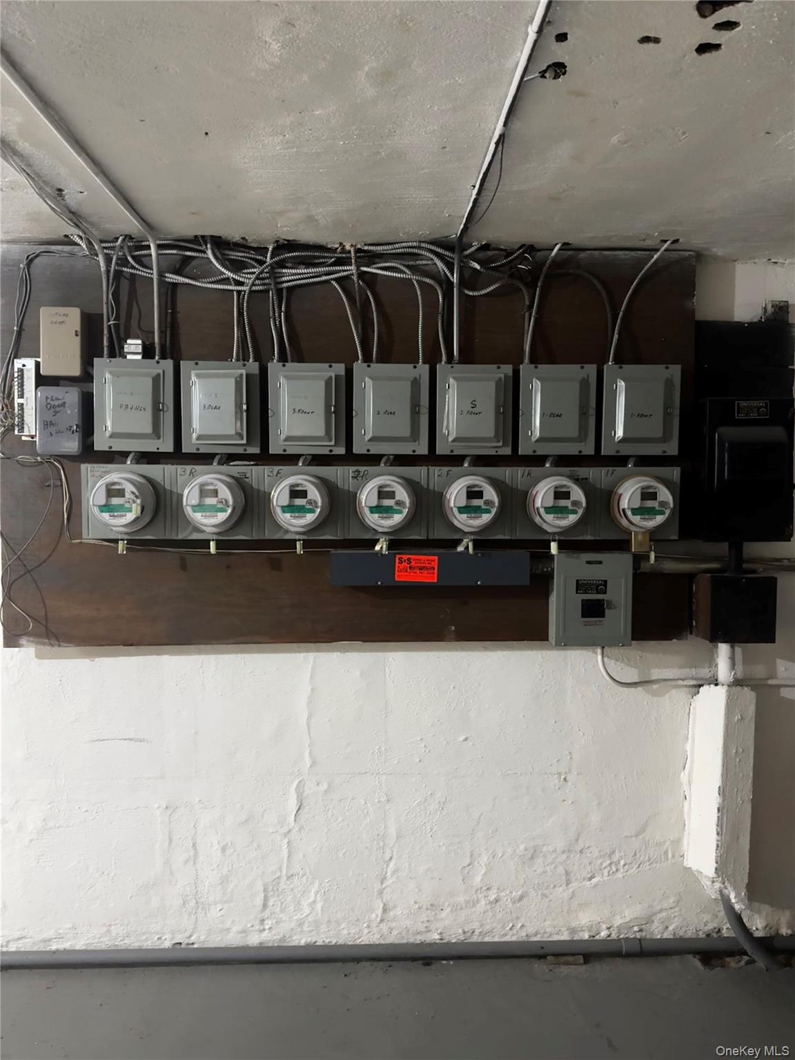 #13 photo, 78-11 73rd Place, Glendale , NY 11385