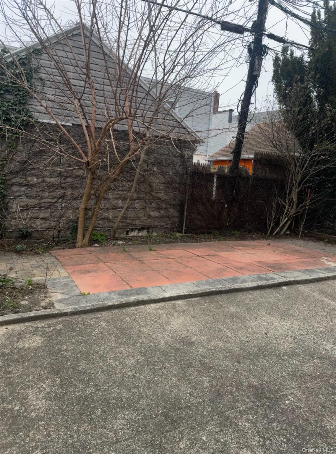 #4 photo, 78-11 73rd Place, Glendale , NY 11385