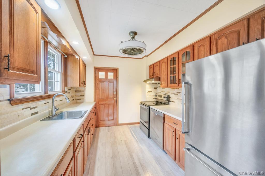 #16 photo, 167 Officials Avenue, Holbrook , NY 11741