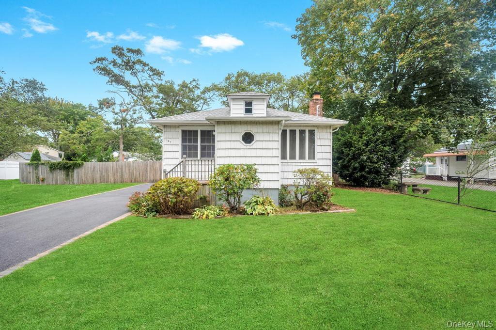 #2 photo, 167 Officials Avenue, Holbrook , NY 11741