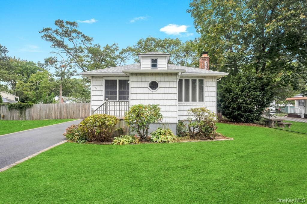 #3 photo, 167 Officials Avenue, Holbrook , NY 11741