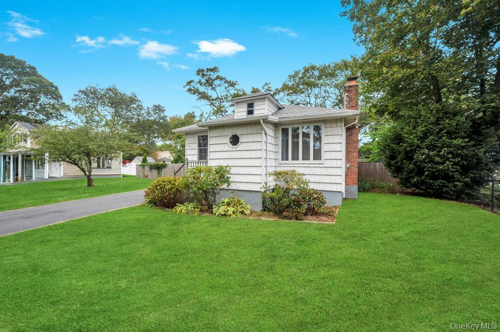 #4 photo, 167 Officials Avenue, Holbrook , NY 11741