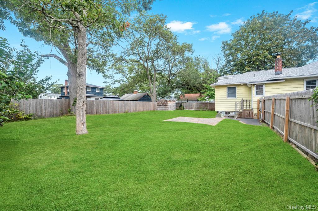 #5 photo, 167 Officials Avenue, Holbrook , NY 11741