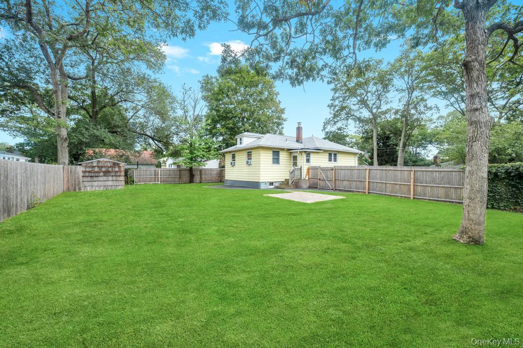 #6 photo, 167 Officials Avenue, Holbrook , NY 11741