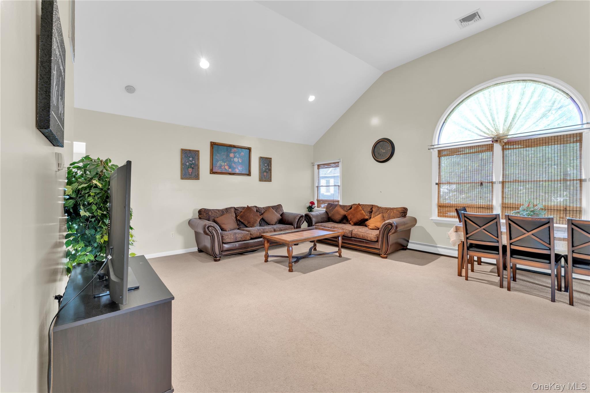 #4 photo, 51 Atlantic Avenue, Freeport , NY 11520