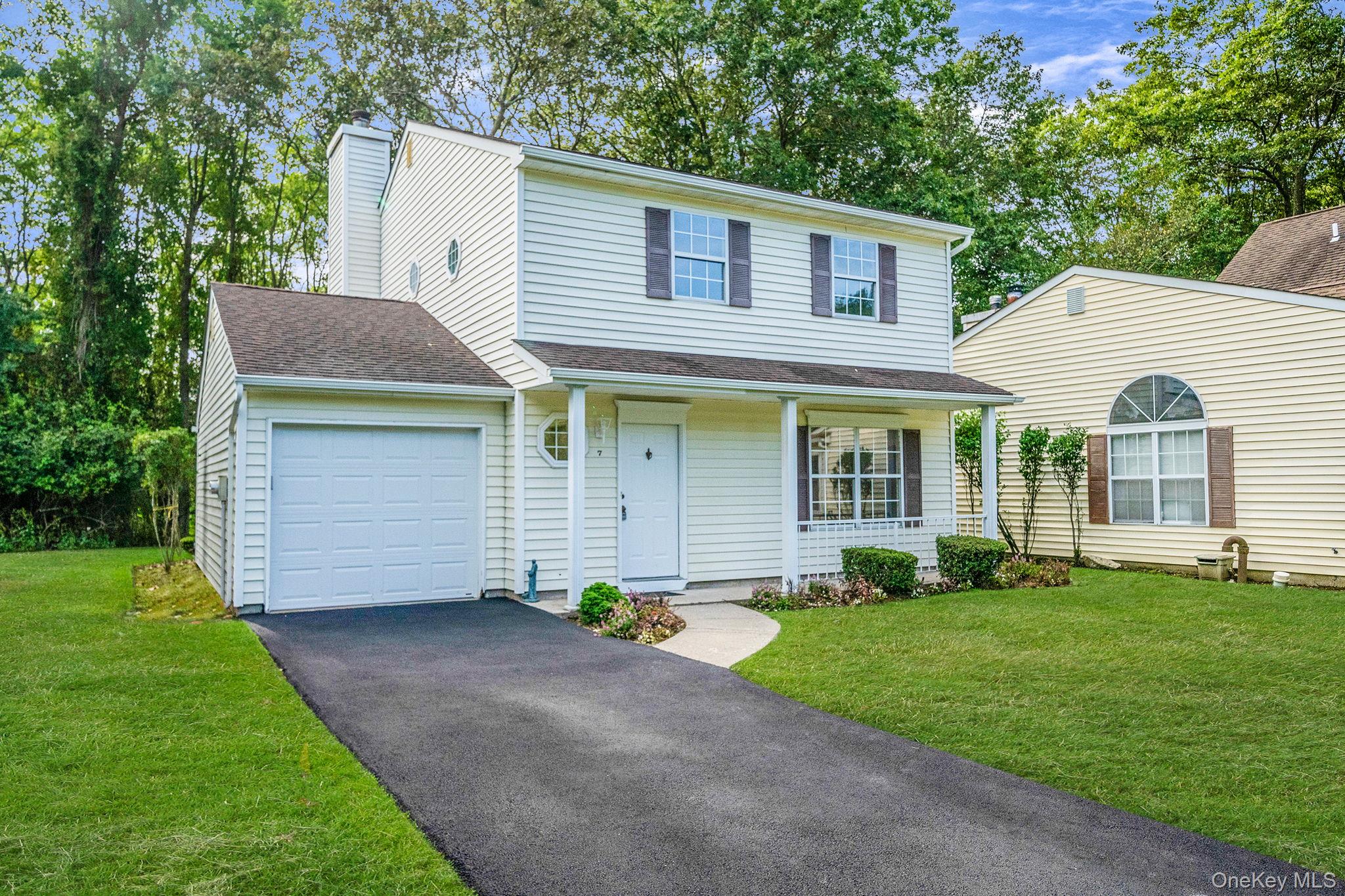 #1 photo, 7 Mallard Path, سوفولك Coram , NY 11727