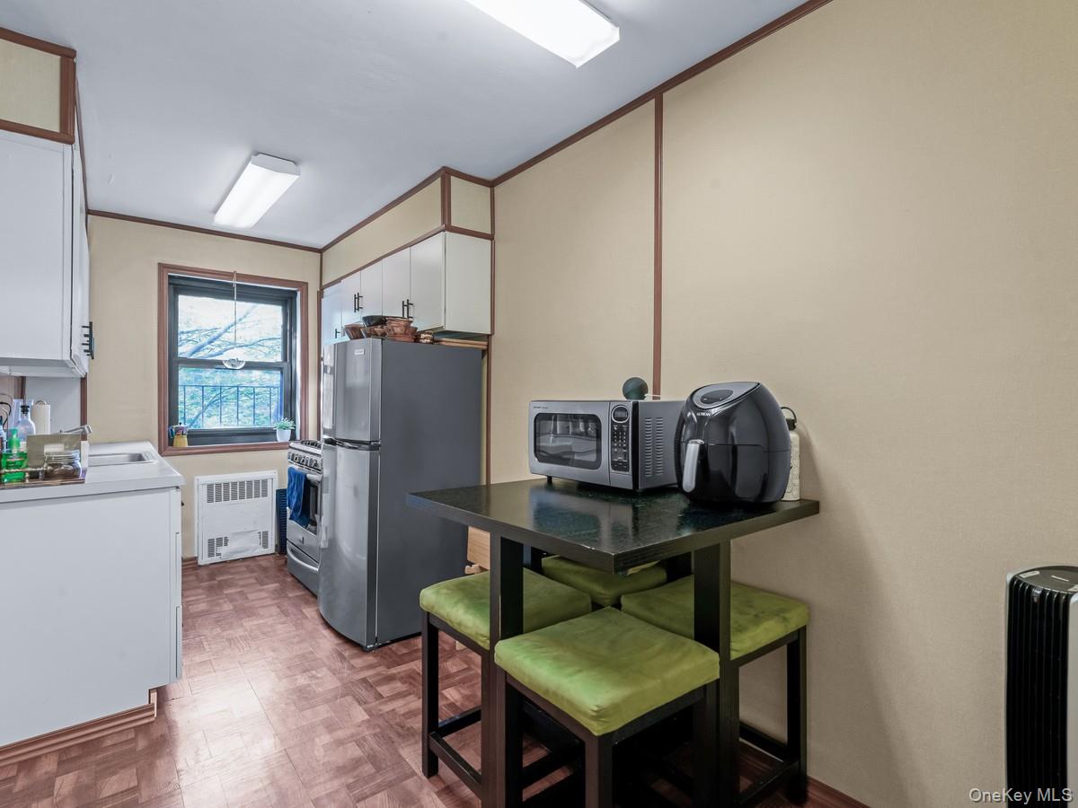 #12 photo, 118-66 Metropolitan, क्यू गार्डन्स Kew Gardens , NY 11415