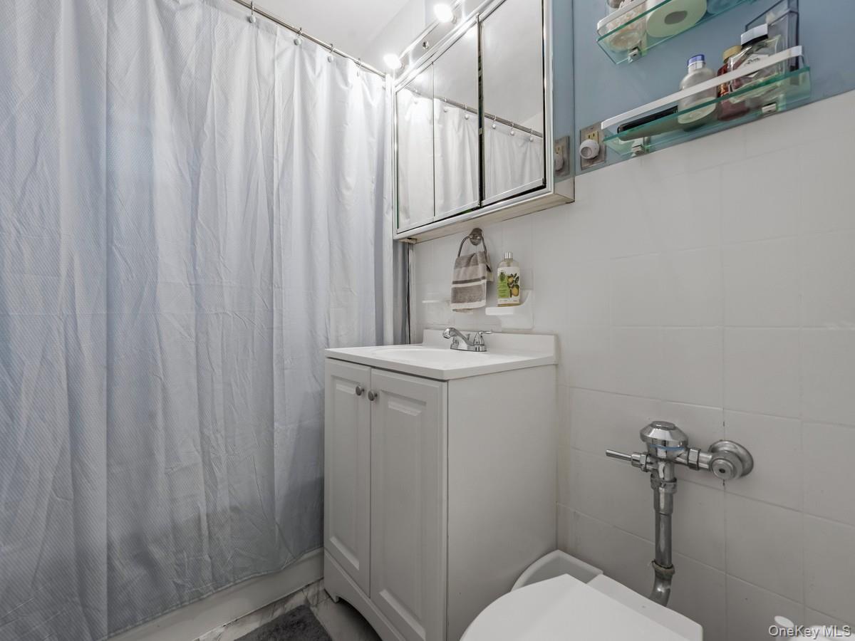 #17 photo, 118-66 Metropolitan, क्यू गार्डन्स Kew Gardens , NY 11415