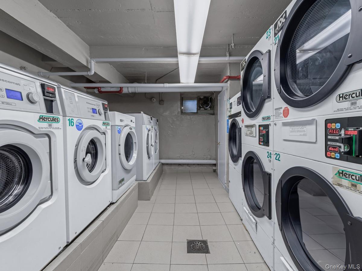 #18 photo, 118-66 Metropolitan, क्यू गार्डन्स Kew Gardens , NY 11415