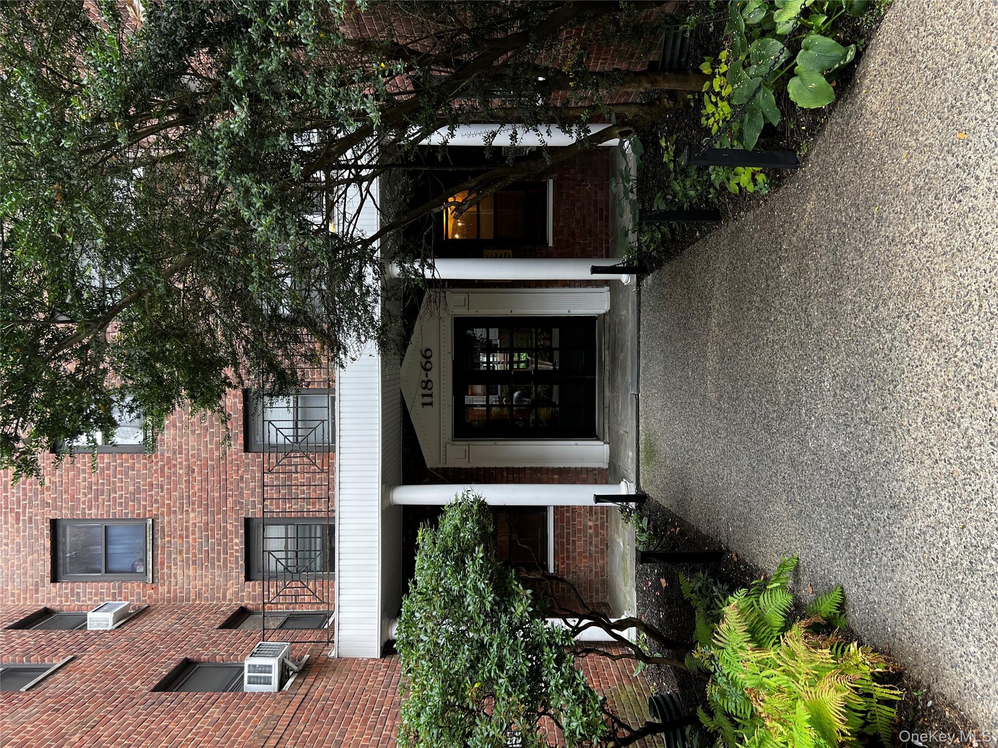 #2 photo, 118-66 Metropolitan, क्यू गार्डन्स Kew Gardens , NY 11415