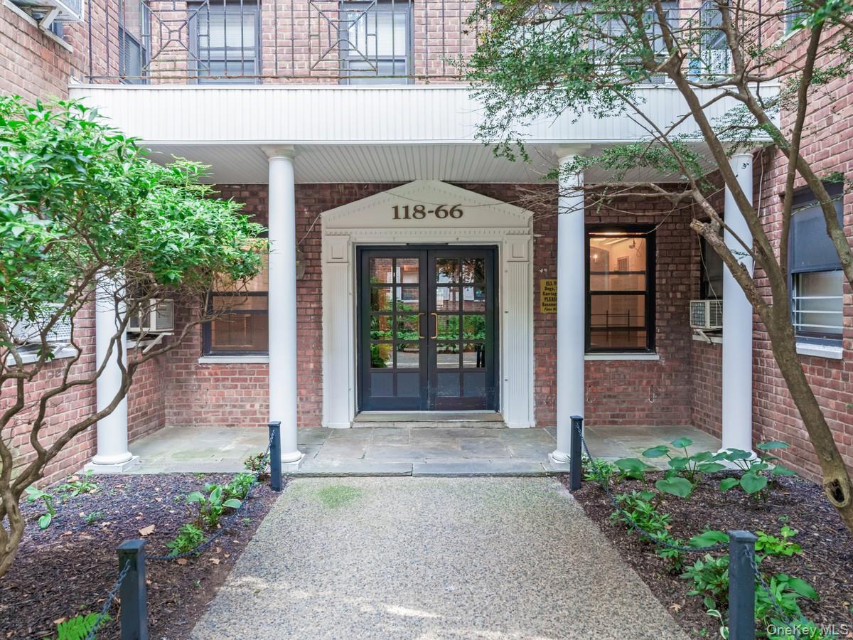 #3 photo, 118-66 Metropolitan, क्यू गार्डन्स Kew Gardens , NY 11415