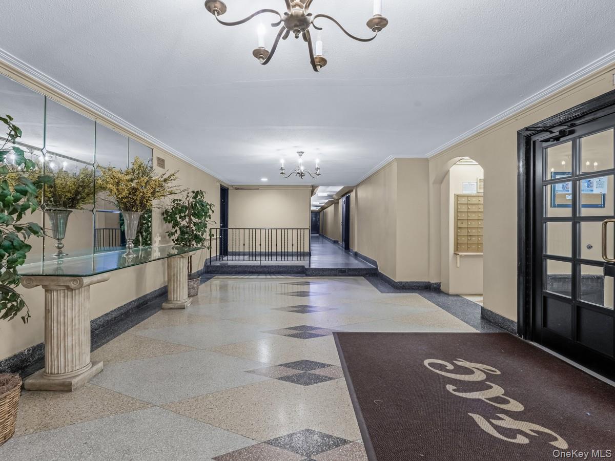 #6 photo, 118-66 Metropolitan, क्यू गार्डन्स Kew Gardens , NY 11415