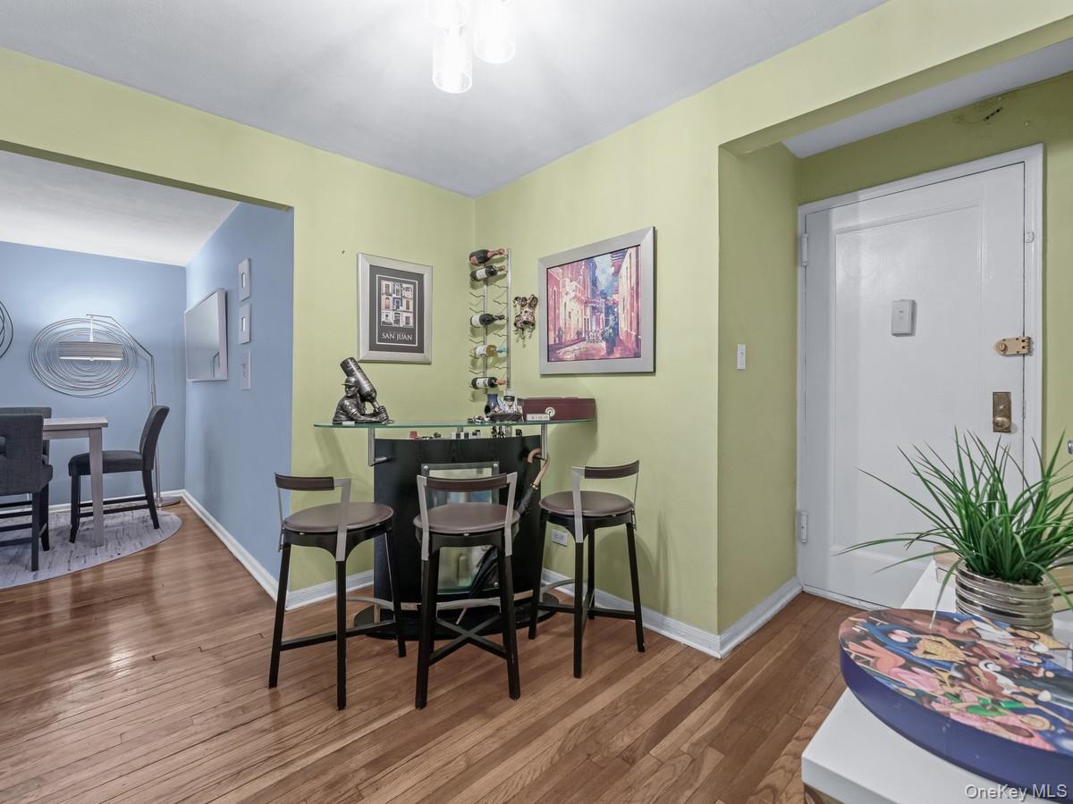 #7 photo, 118-66 Metropolitan, क्यू गार्डन्स Kew Gardens , NY 11415