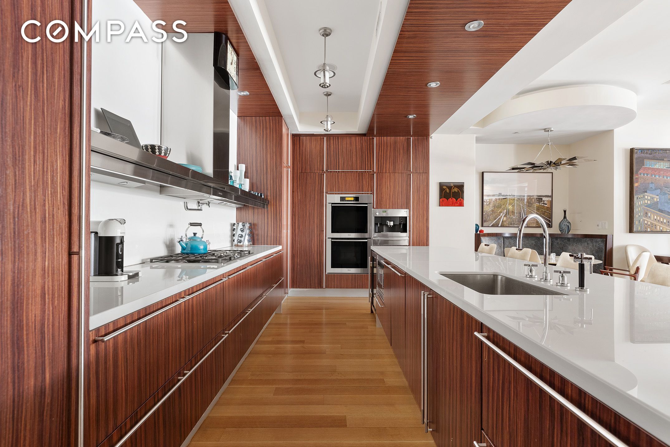 #8 photo, 32 W 18th Street, Flatiron , NY 10011