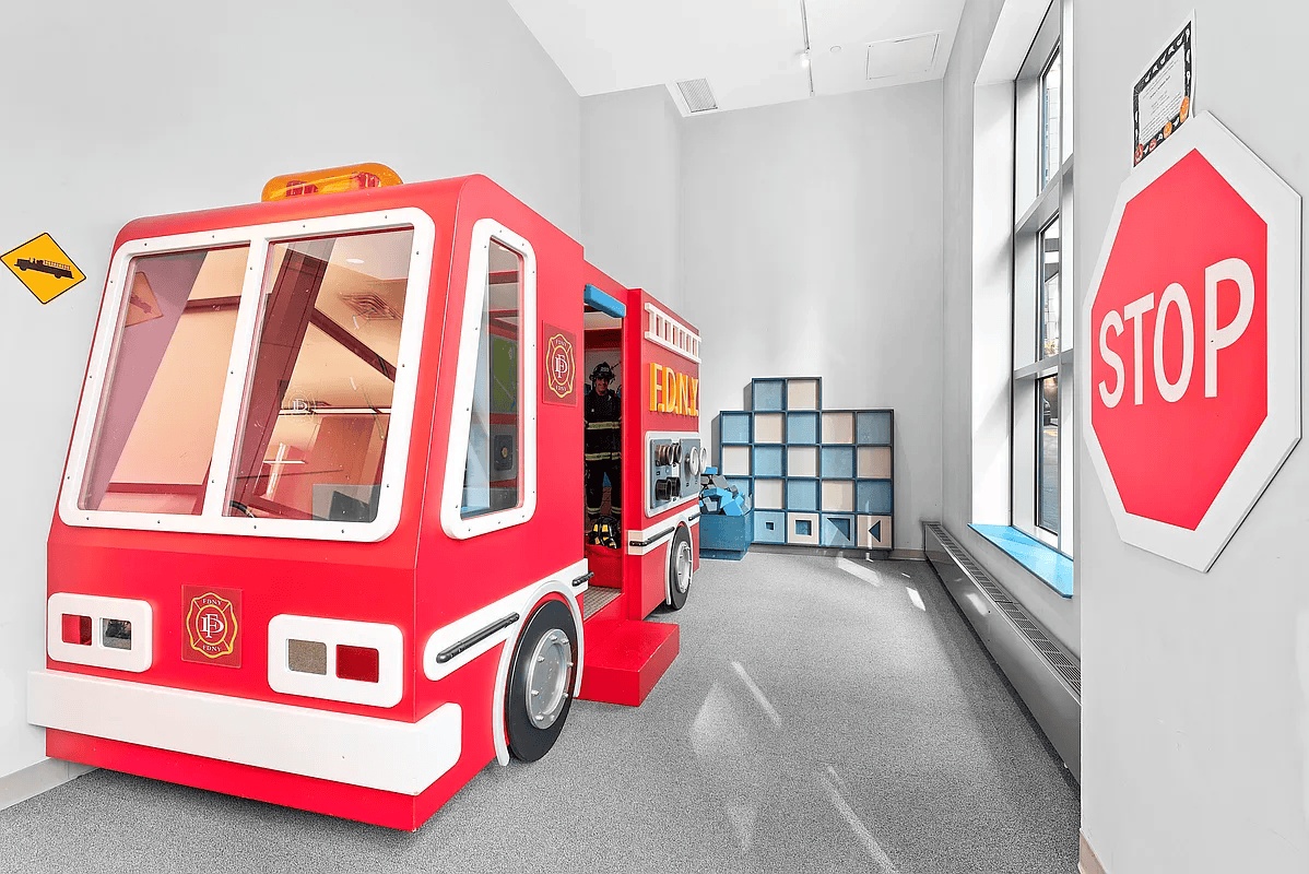 #13 photo, 10 W End Avenue, マンハッタン Lincoln Square , NY 10023