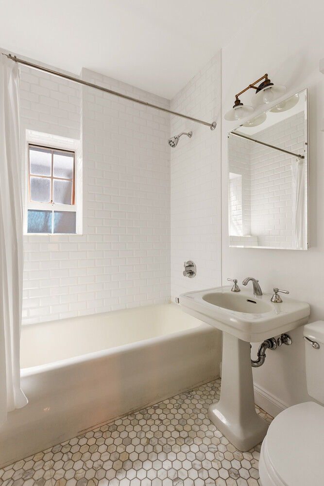 #14 photo, 232 E 6TH Street, East Village , NY 10003