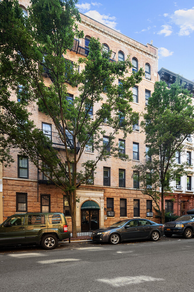 #19 photo, 232 E 6TH Street, East Village , NY 10003