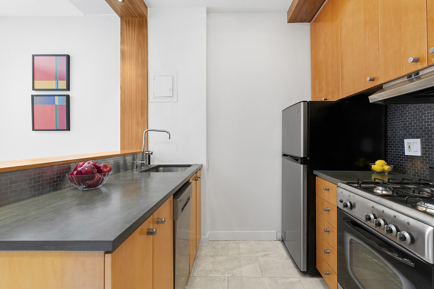 #6 photo, 156 E 79TH Street, Lenox Hill , NY 10021