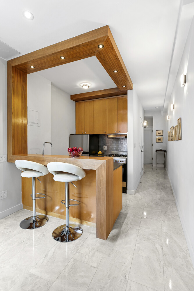 #7 photo, 156 E 79TH Street, Lenox Hill , NY 10021