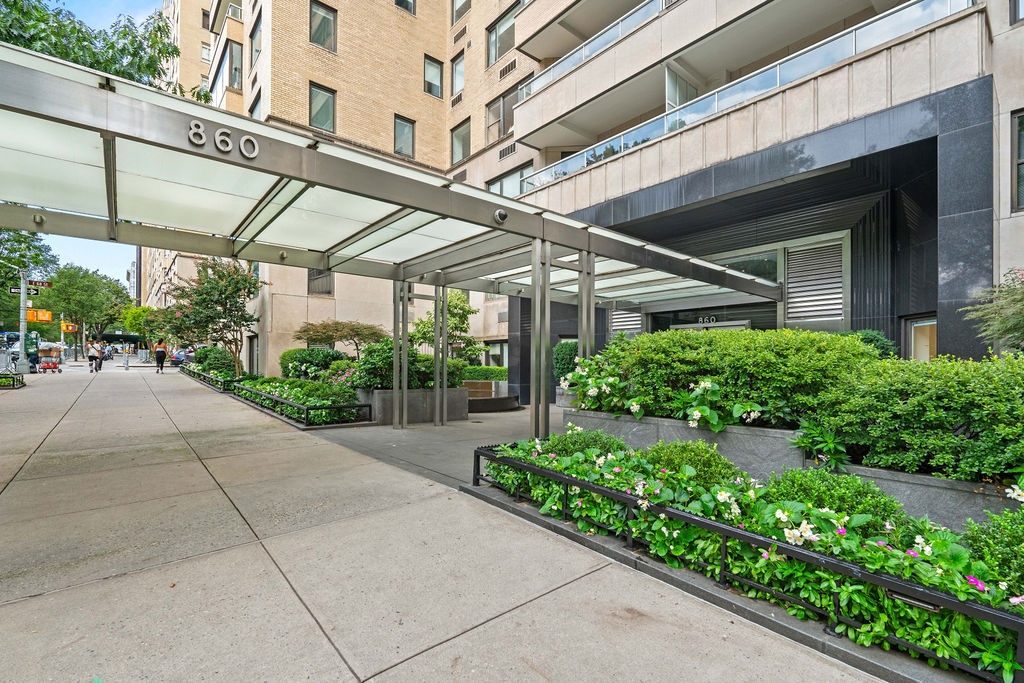 #13 photo, 860 5th Avenue, Upper East Side , NY 10065