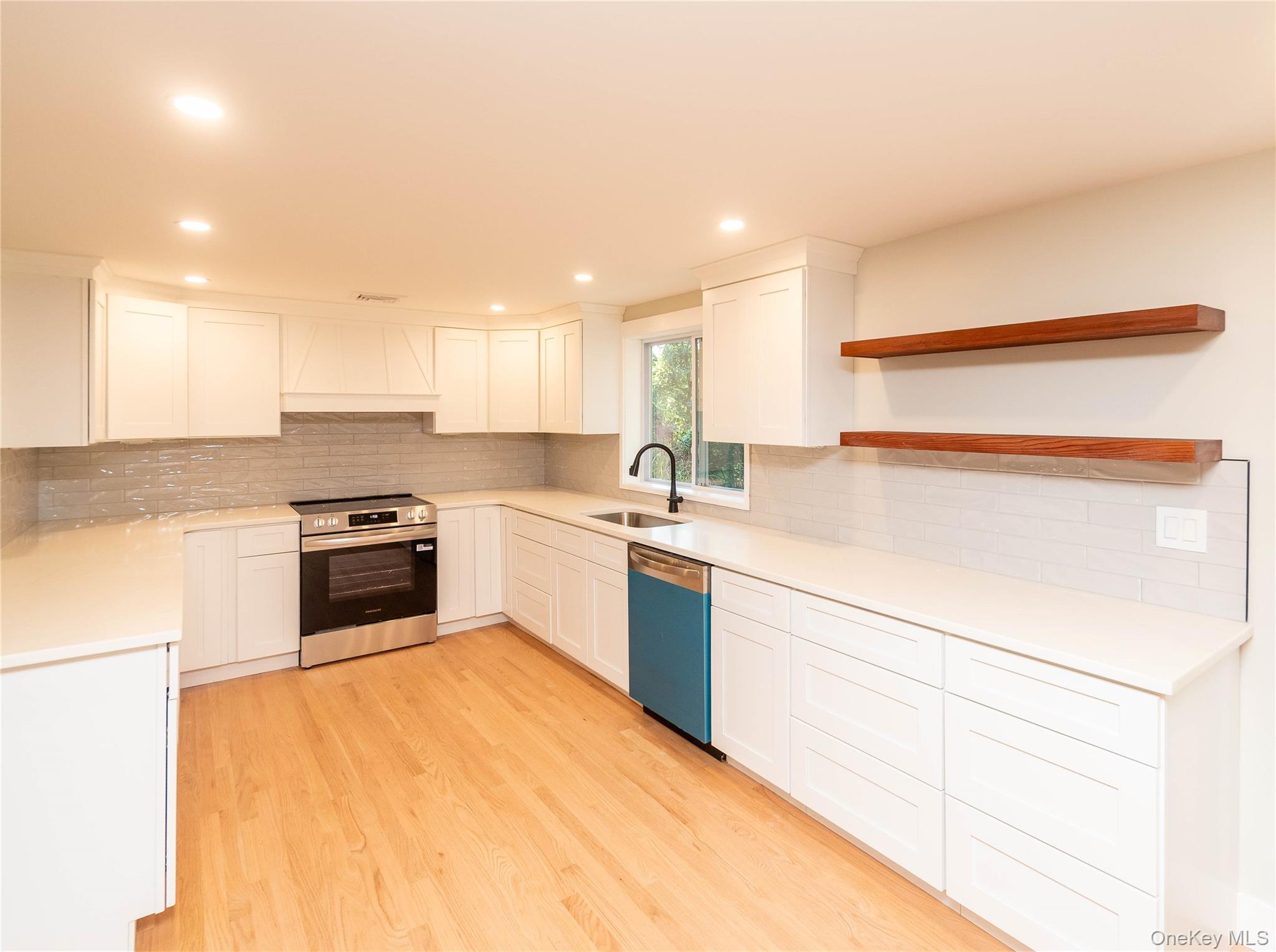 #9 photo, 11 Tree Top Lane, Poughkeepsie , NY 12603