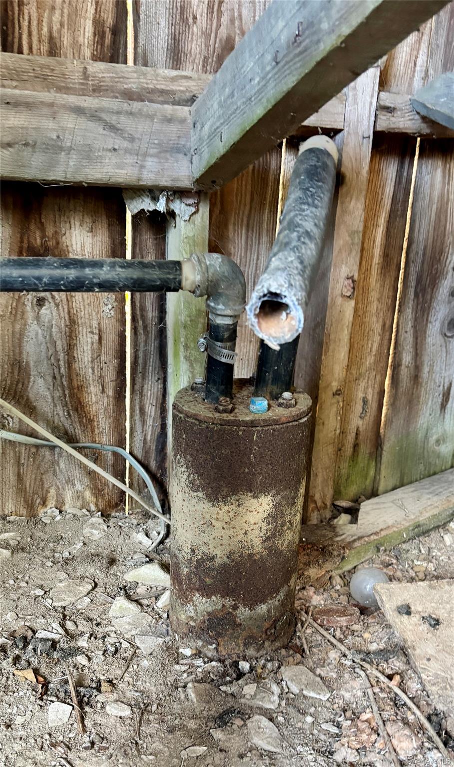 #17 photo, 413 Middlefield Rd, Call Listing Agent , NY 