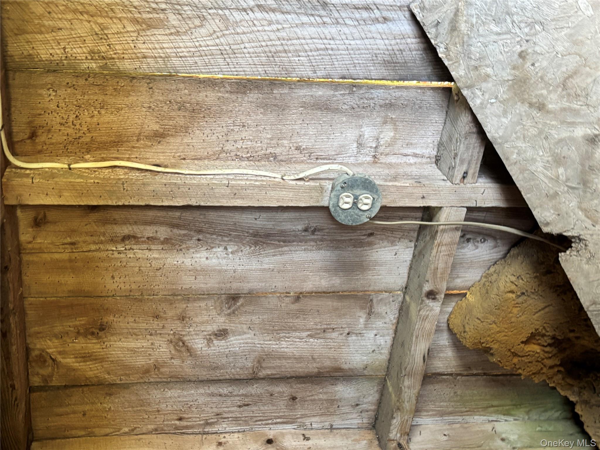 #19 photo, 413 Middlefield Rd, Call Listing Agent , NY 