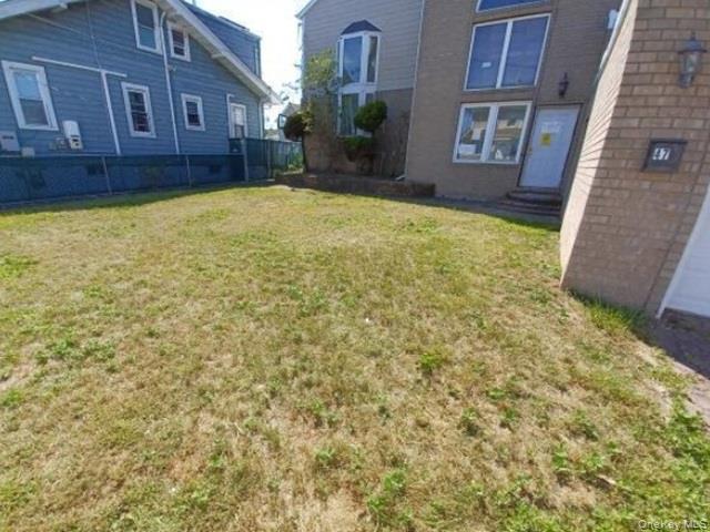 #3 photo, 47 Monroe Street, ナッソー郡 Inwood , NY 11096