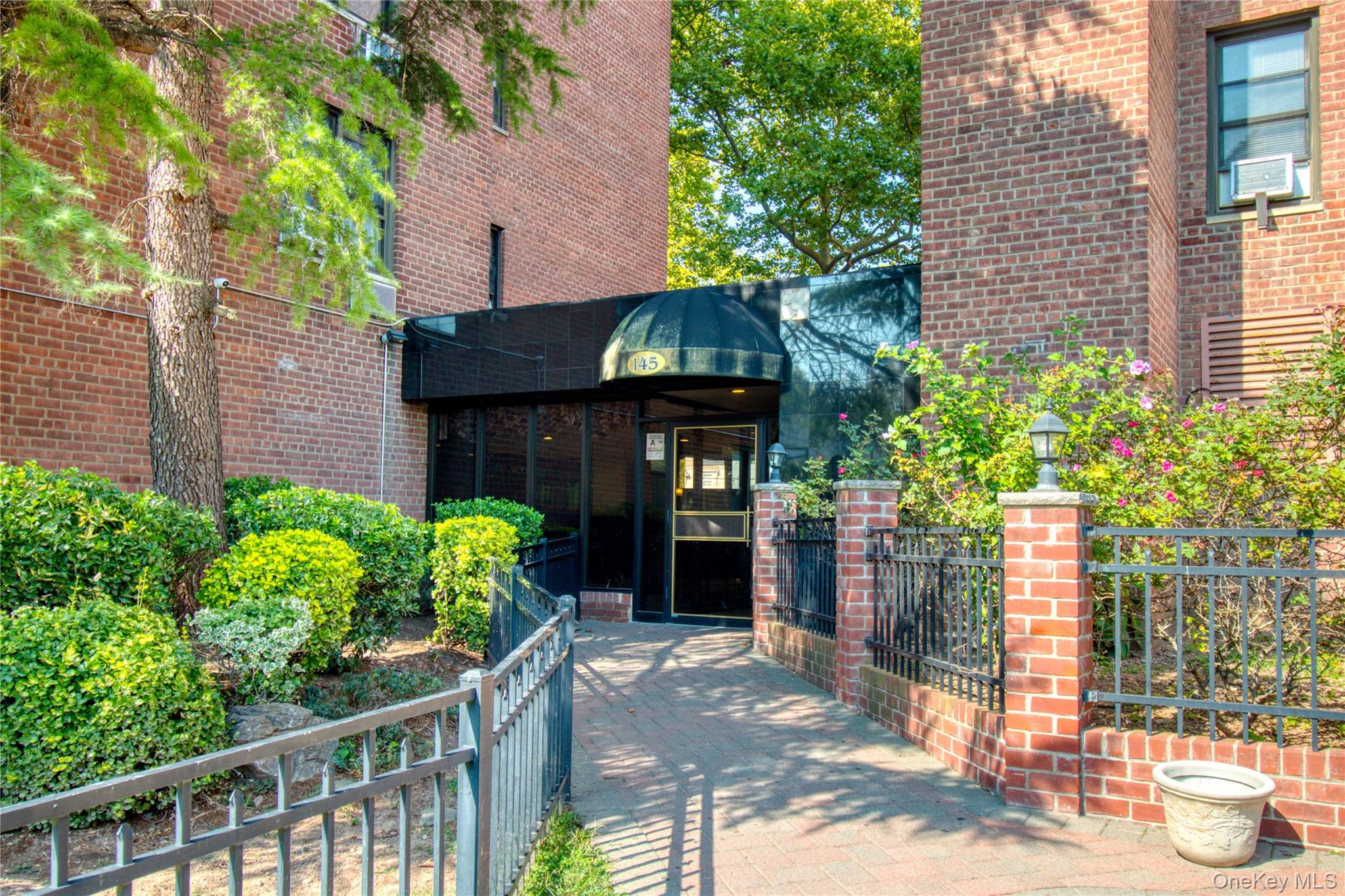 #19 photo, 145 Lincoln Avenue, Staten Island , NY 10306