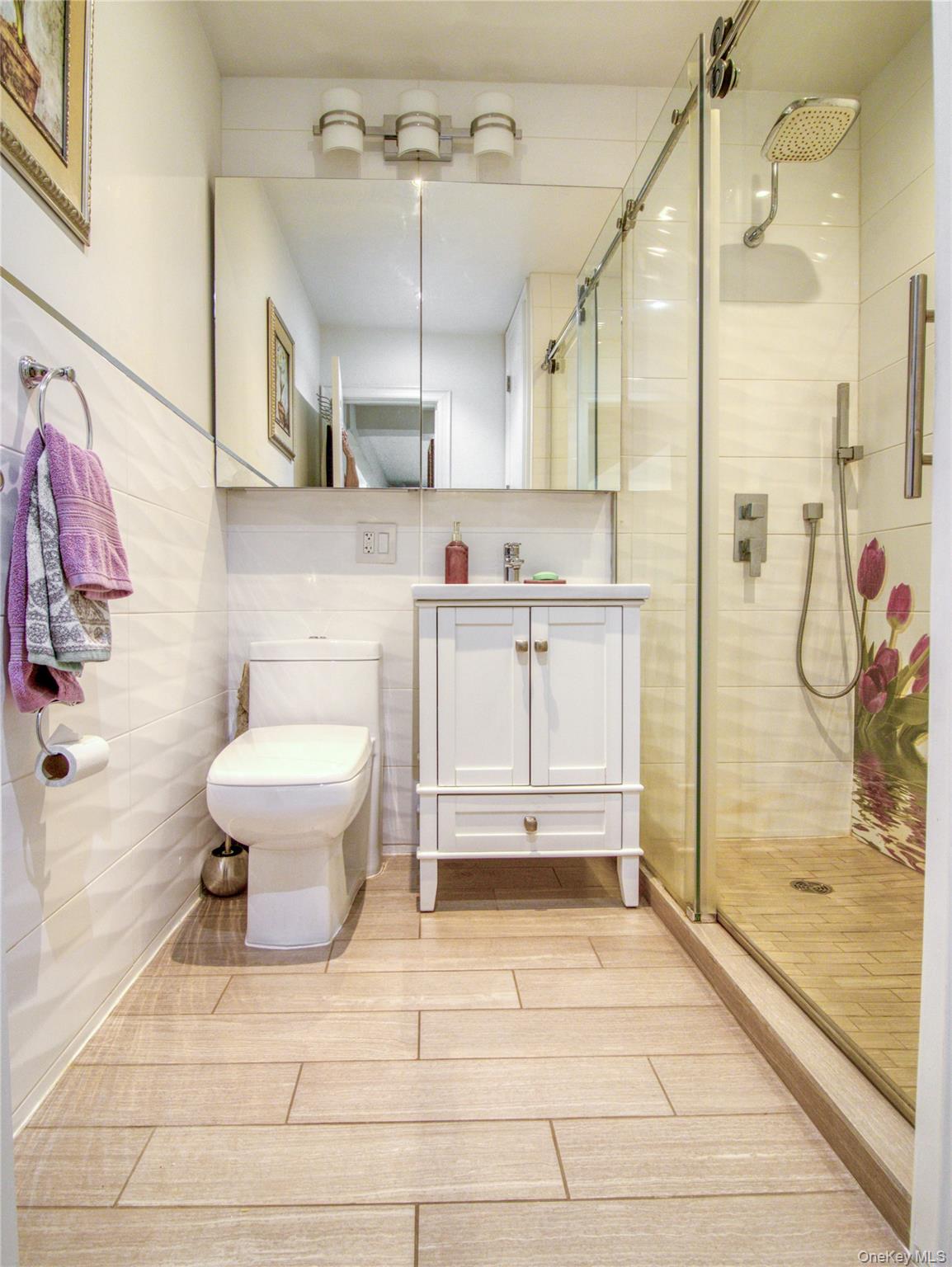 #3 photo, 145 Lincoln Avenue, Staten Island , NY 10306