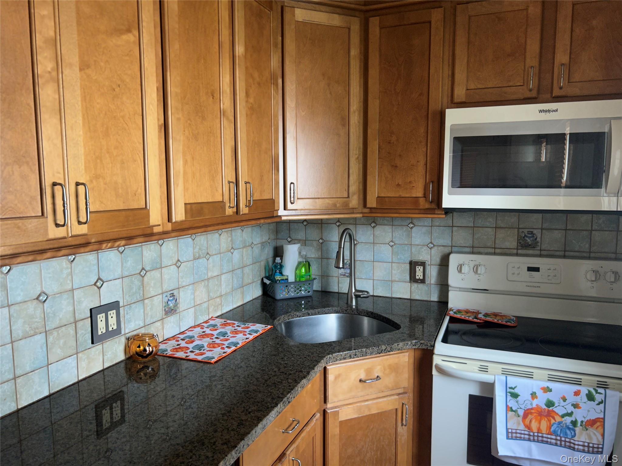 #3 photo, 239 Curtin Avenue, West Islip , NY 11795