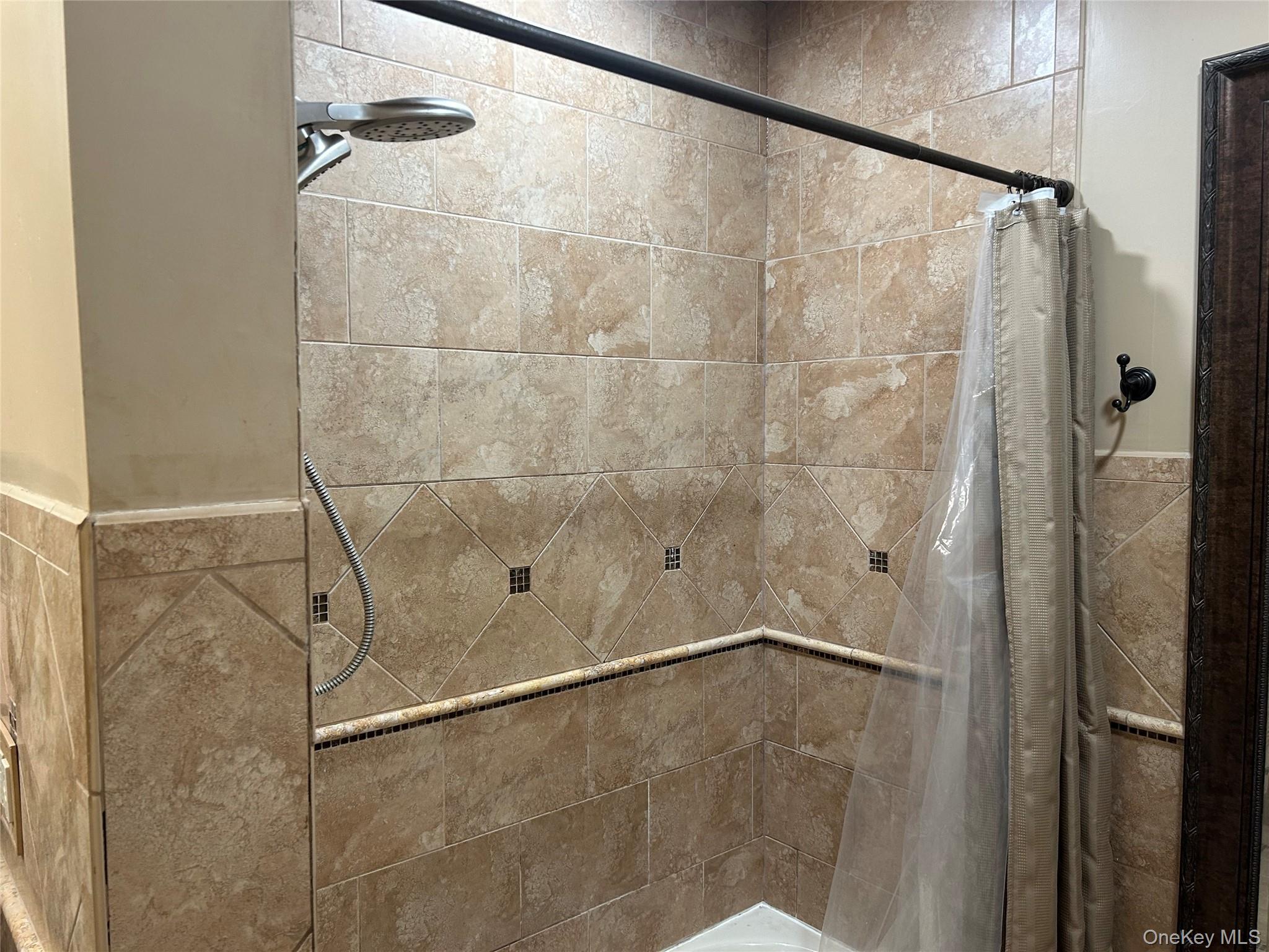 #4 photo, 239 Curtin Avenue, West Islip , NY 11795