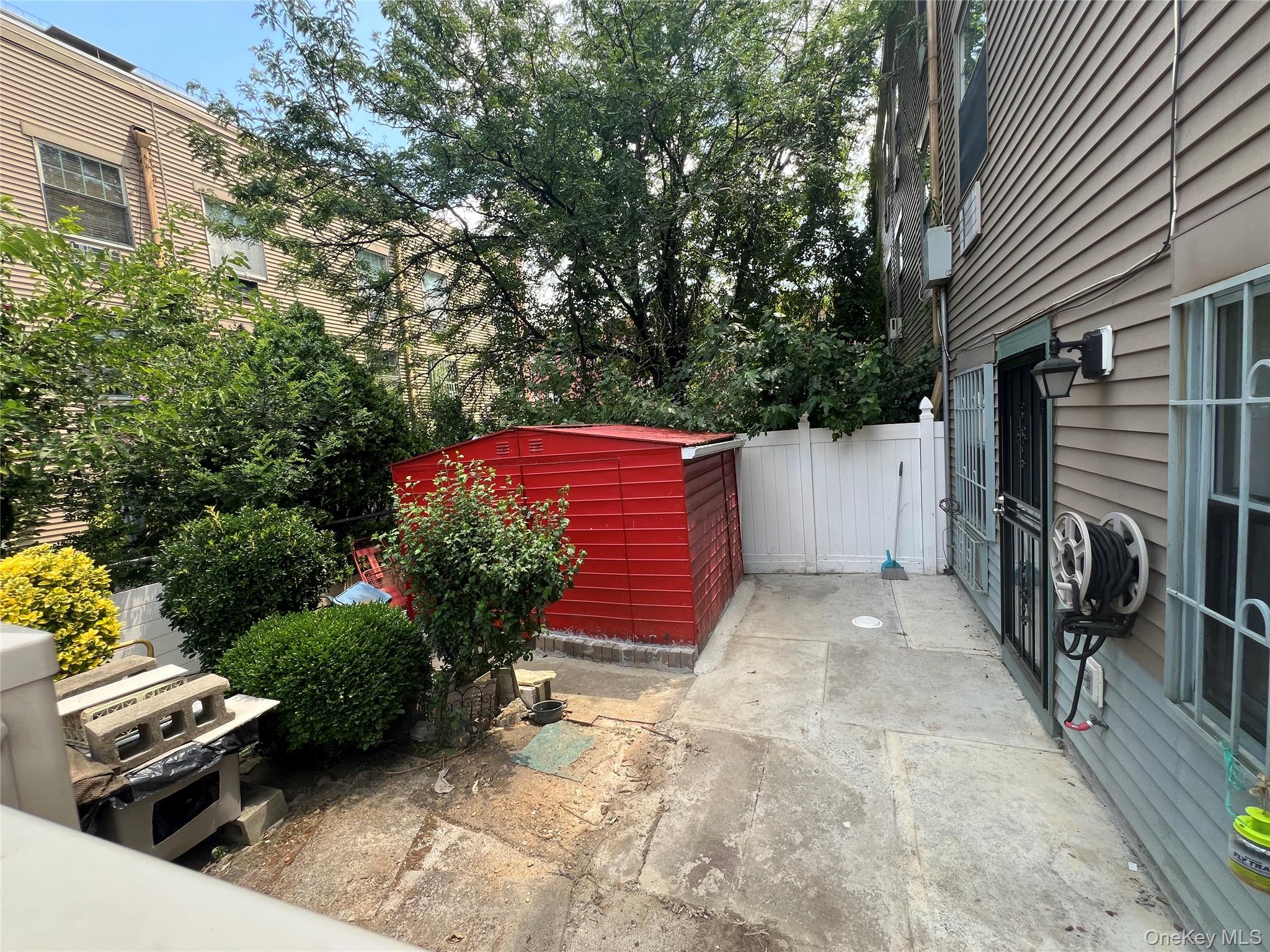 #8 photo, 518 Louisiana Avenue, ブルックリン区 Brooklyn , NY 11239