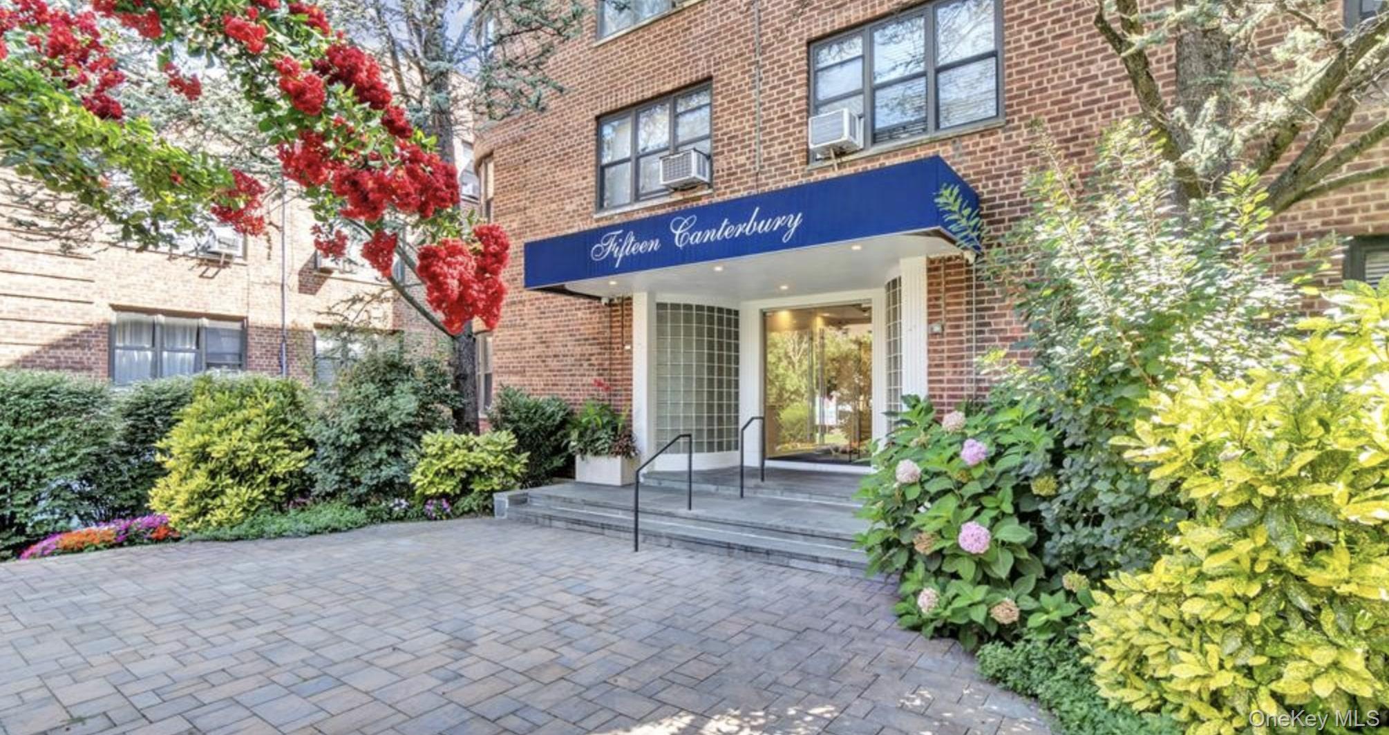 #1 photo, 15 Canterbury Road, 长岛 大颈 Great Neck , NY 11021