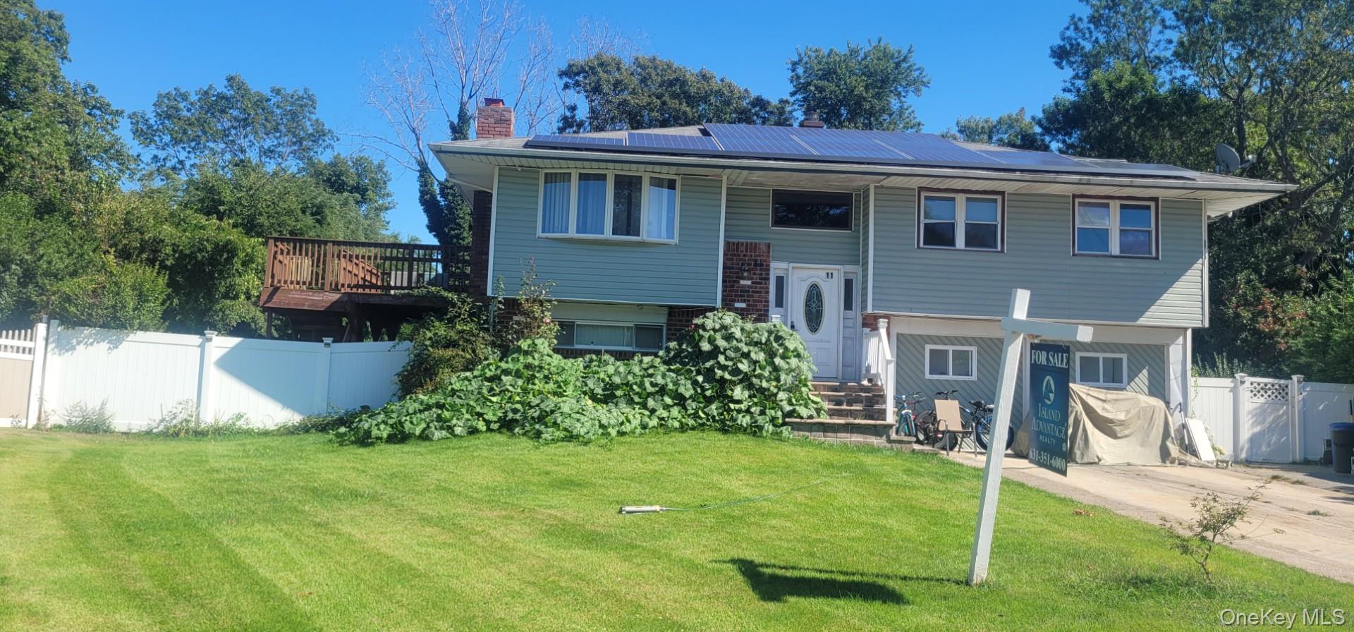 #12 photo, 11 Churchill Drive, 롱 아일랜드 Brentwood , NY 11717