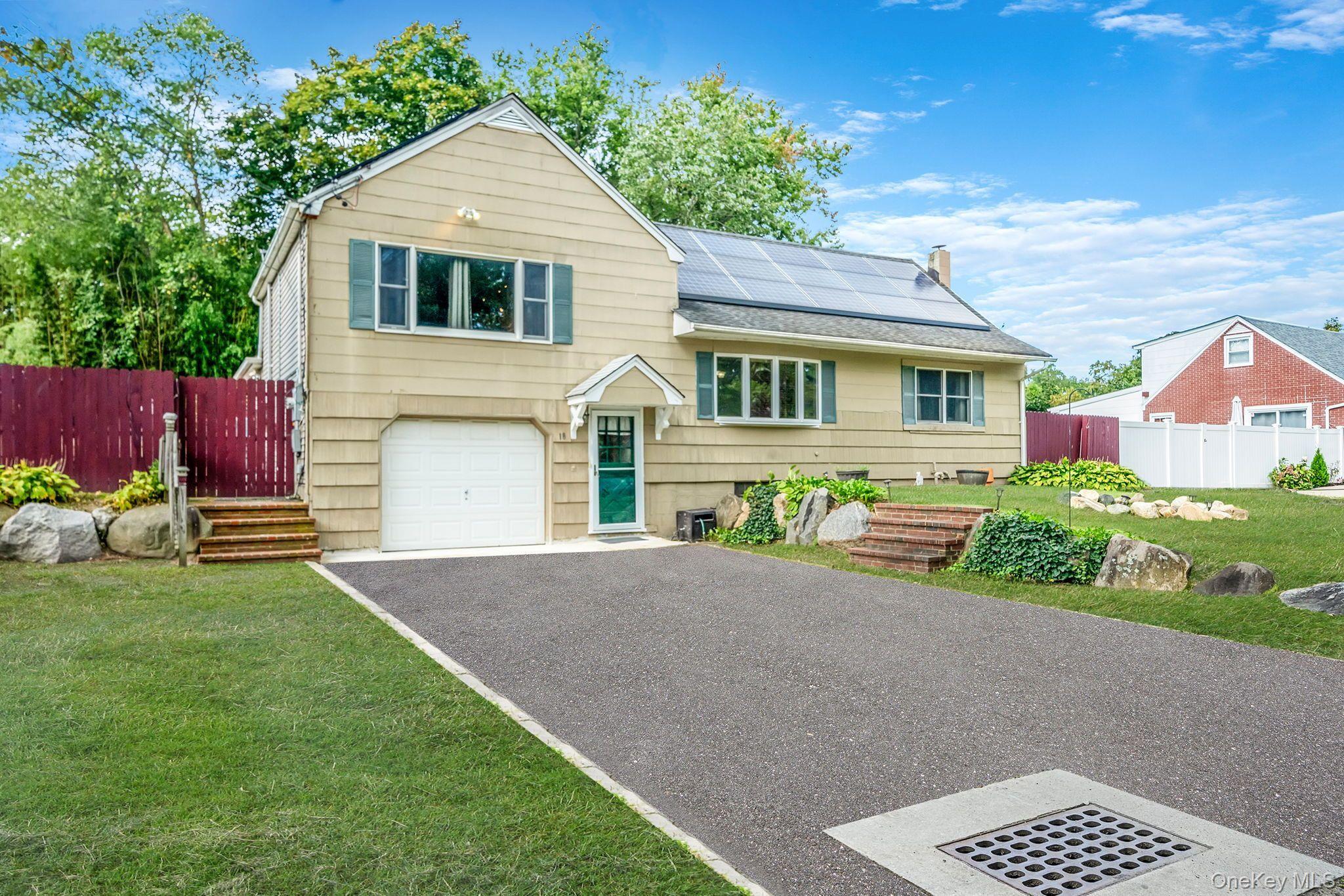 #1 photo, 18 Lakeview Drive, 东长岛 Middle Island , NY 11953