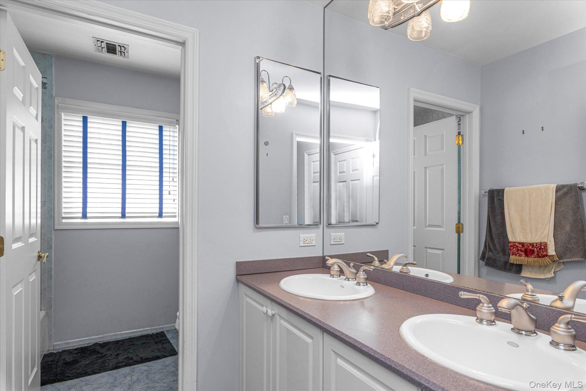 #20 photo, 85 Sagamore Drive, Plainview , NY 11803