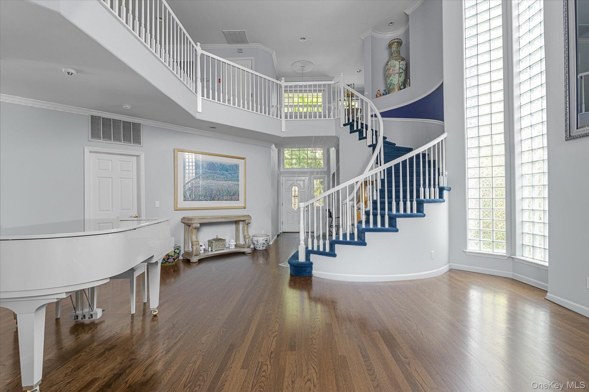 #4 photo, 85 Sagamore Drive, Plainview , NY 11803