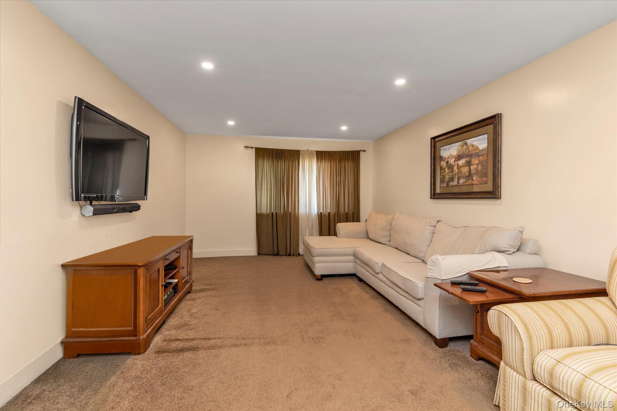 #12 photo, 27 Juniper Road, Port Washington , NY 11050