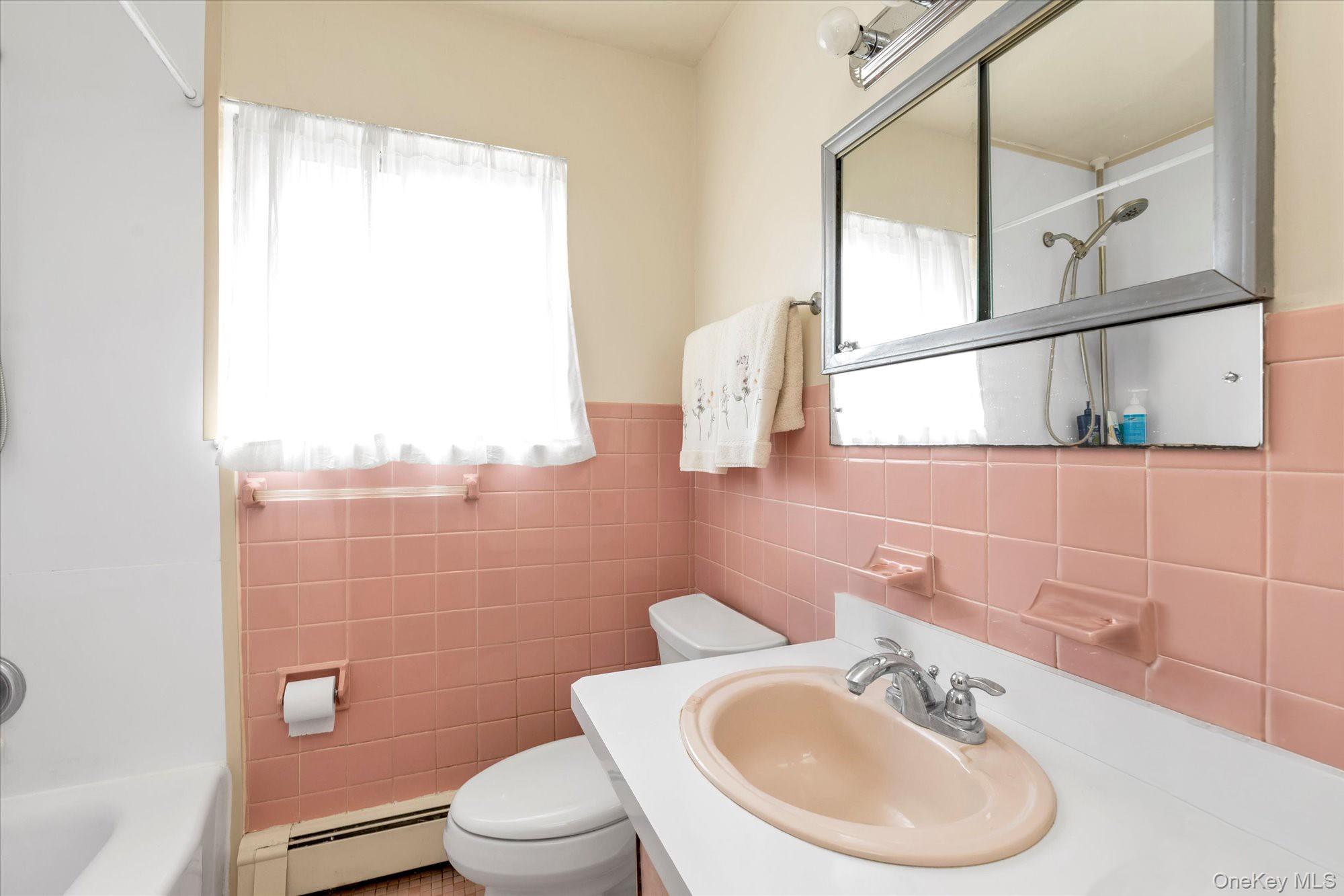 #17 photo, 27 Juniper Road, Port Washington , NY 11050