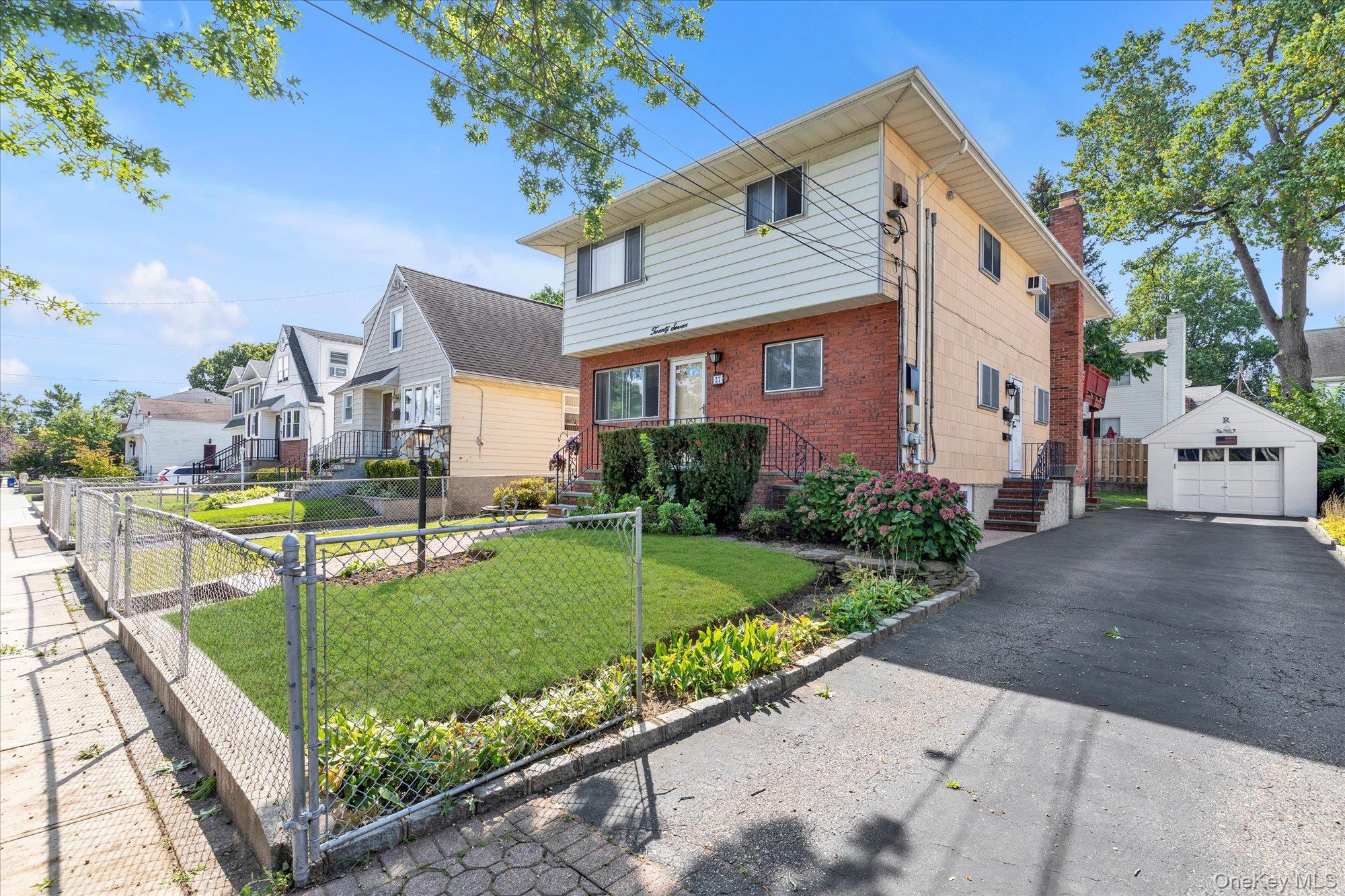 #2 photo, 27 Juniper Road, Port Washington , NY 11050