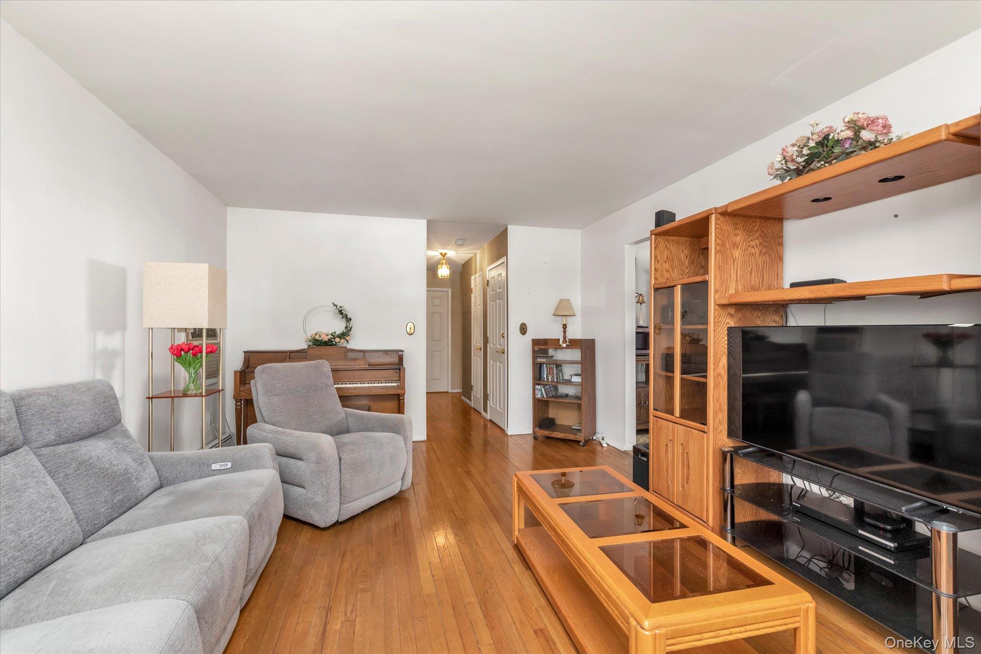 #3 photo, 27 Juniper Road, Port Washington , NY 11050