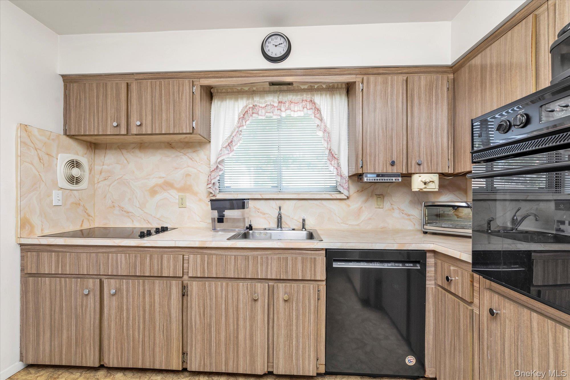 #6 photo, 27 Juniper Road, Port Washington , NY 11050