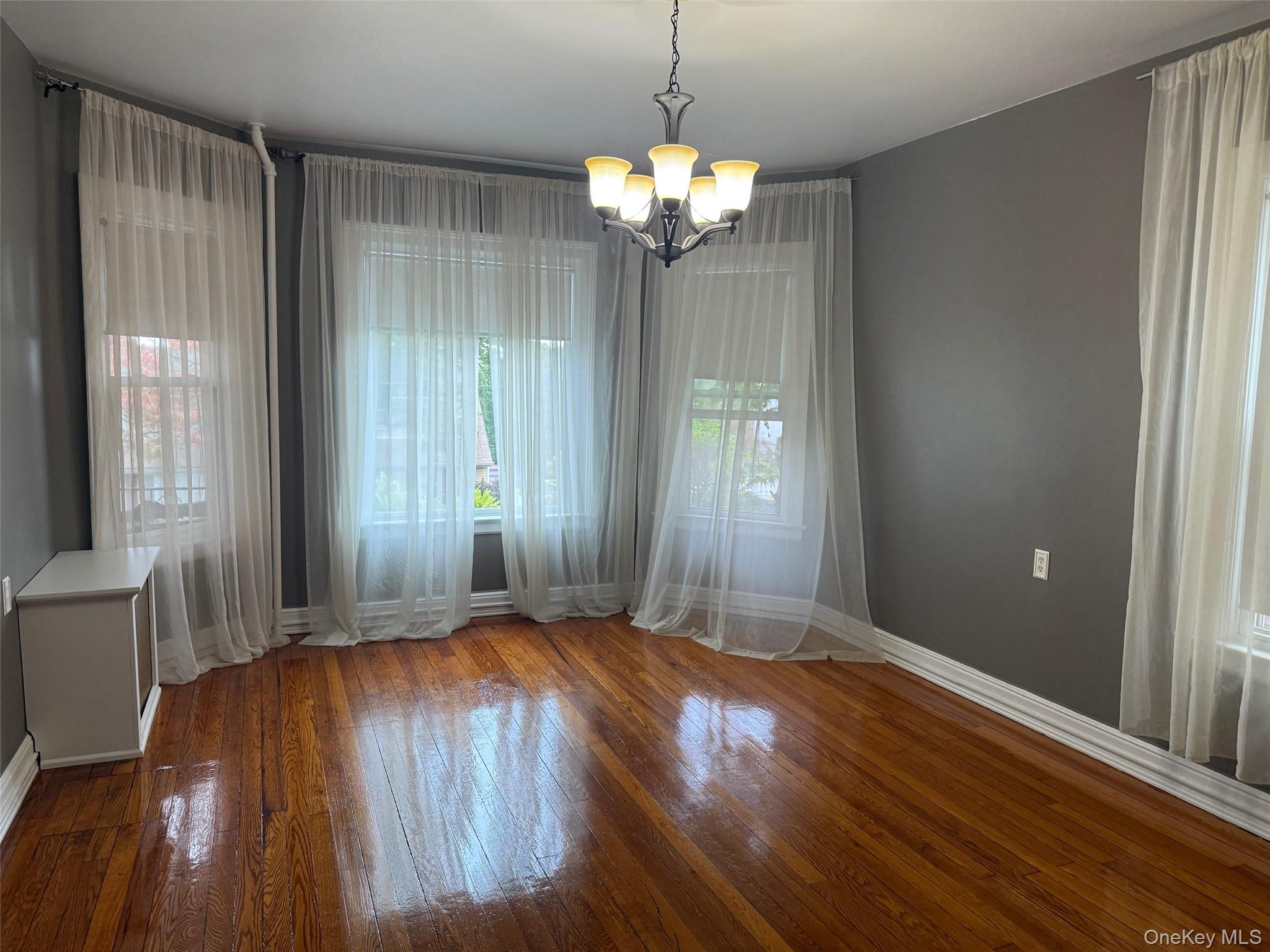 #3 photo, 42 Hill Terrace, Yonkers , NY 10701