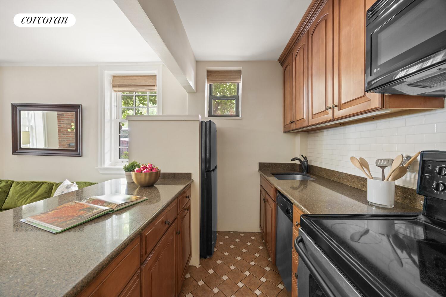 #3 photo, 784 CARROLL Street, ブルックリン区 Park Slope , NY 11215