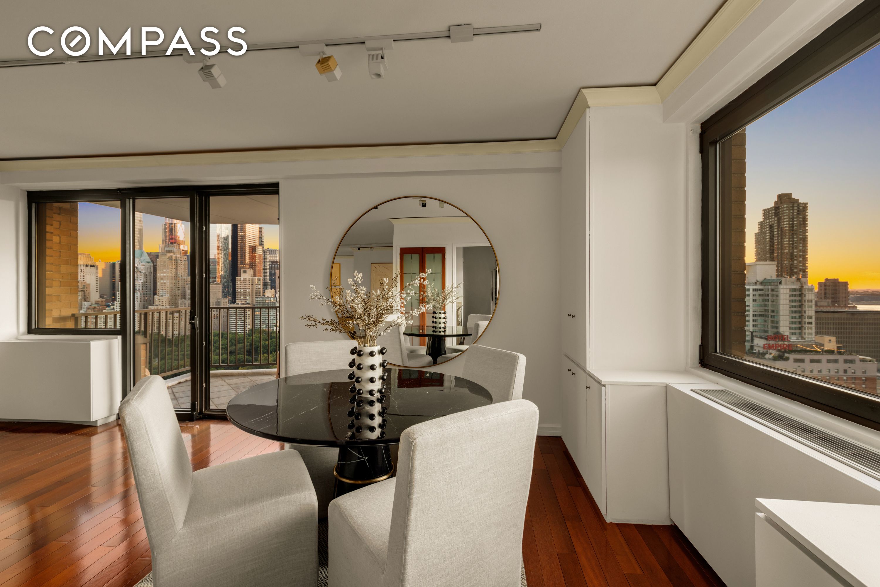 #15 photo, 10 W 66th Street, マンハッタン Upper West Side , NY 10023